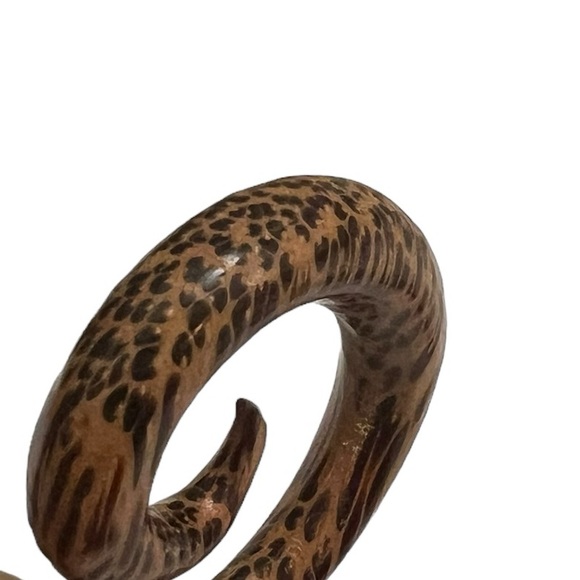 7mm Natural Wood Spiral Ear Gauge Expander Stretcher Hanger NEW | Unisex - Picture 2 of 2
